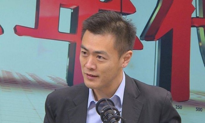  父亲身家超过李嘉诚，他不爱美女爱丑女，继承60亿家产坐地铁上班 新闻 父亲身家超过李嘉诚，他不爱美女爱丑女，继承60亿家产坐地铁上班 新闻