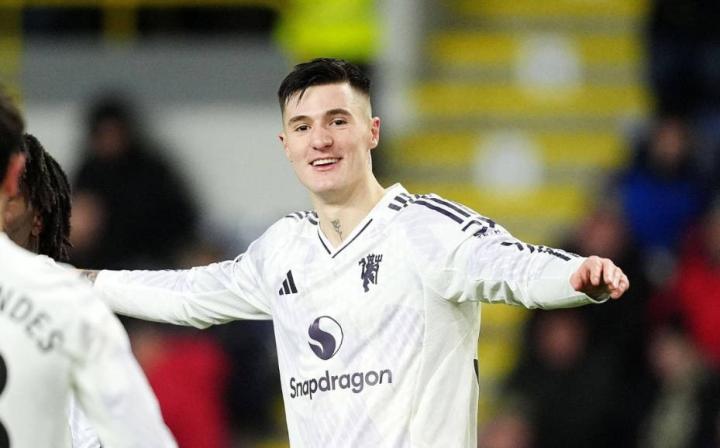  经纪人直言不喜超级替补；谢什科全面表现，更配超级前锋称号。 体育新闻