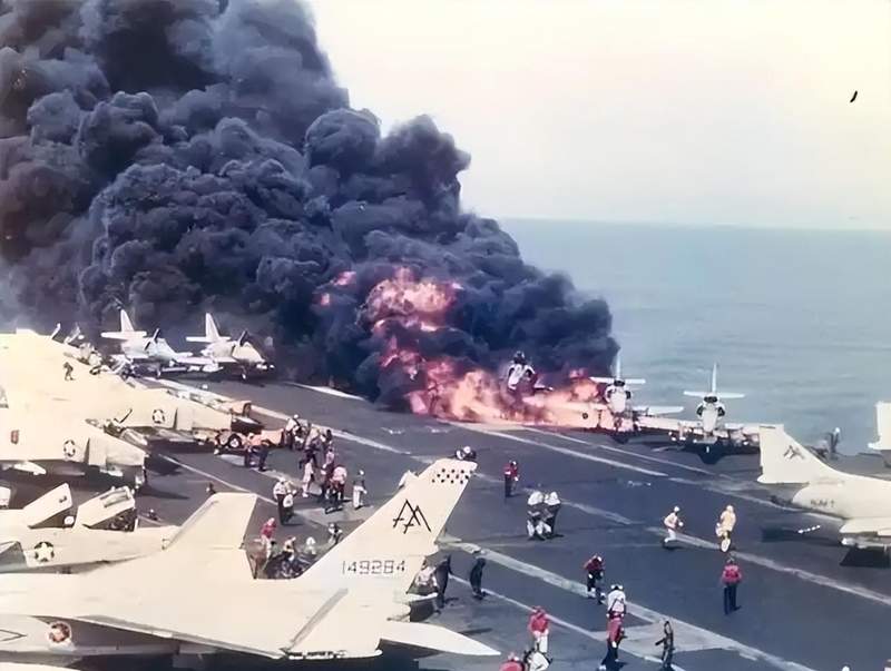  【技术深度】电磁弹射系统可靠性困局：福特号暴露的航母工程密码 新闻