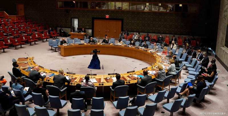  【深度剖析】霍尔木兹困局：军事冒险主义的系统性溃败与地缘博弈新常态 新闻