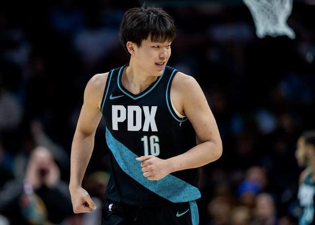  NBA伤病潮下的战术重构：里夫斯报销与西部格局剧变深度解析 体育新闻