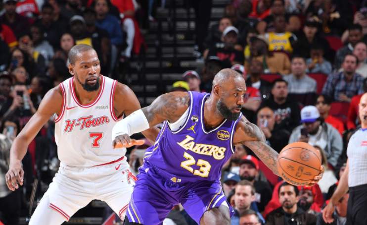  【数据复盘】詹杜季后赛14场交锋：得分效率、关键时刻与战术博弈的深层逻辑 体育新闻